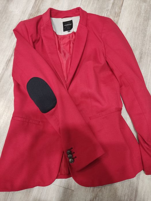 Piękna czerwona marynarka Reserved 40