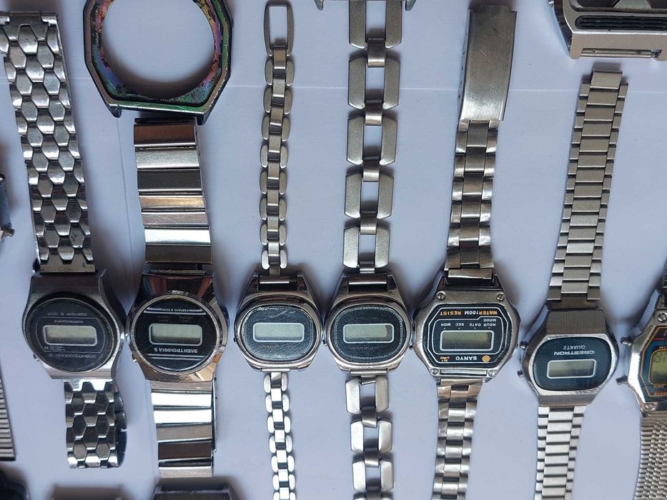 Часы электронные  Электроника, Левис.