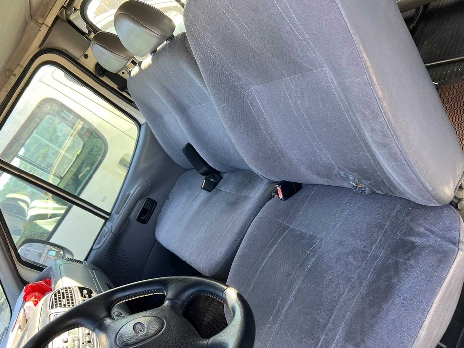 Venda de 2 Carrinhas TOYOTA FORD