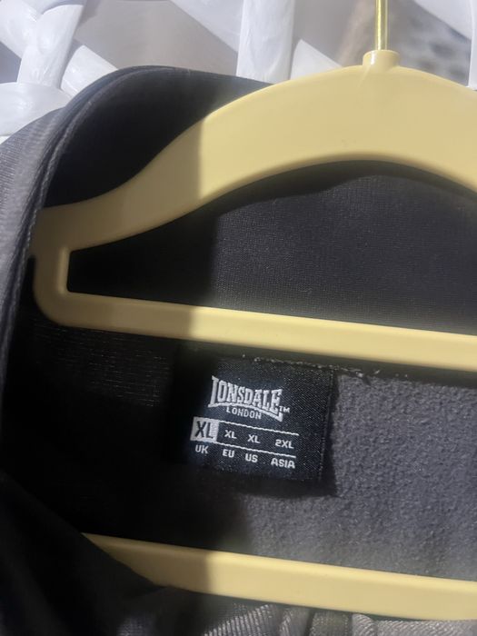 Продам кофту lonsdle