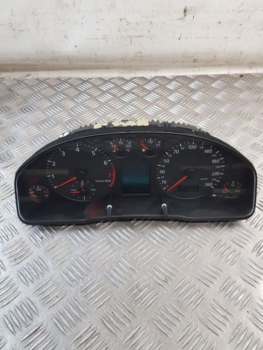 Licznik 8D0919880N Audi A4 B5 1.6B Europa