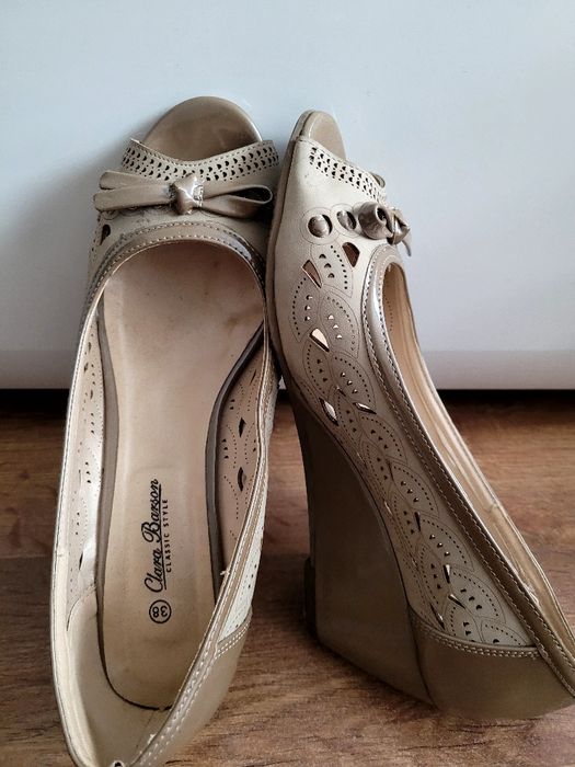 Buty na koturnie Clara Barson 38 damskie