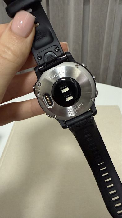 Смарт-годинник Garmin Fenix 6S сріблястий з чорним ремінцем
