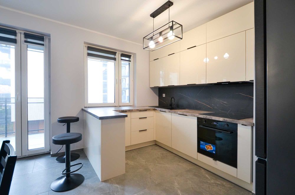 Umeblowane mieszkanie 3 pokojowe | 2 balkony | 2 miejsca w hali garaż.