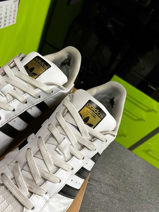 Adidas Superstar białe C77124, bardzo dobry stan cholewki, rozm 47 1/3
