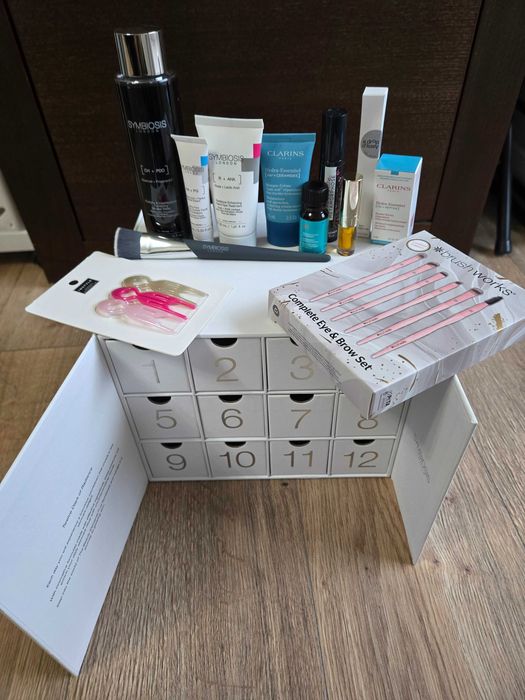 Kalendarz adwentowy Symbiosis/Clarins/Yves Rocher