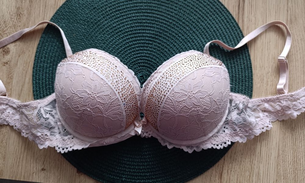 Biustonosz push up 75 B puder