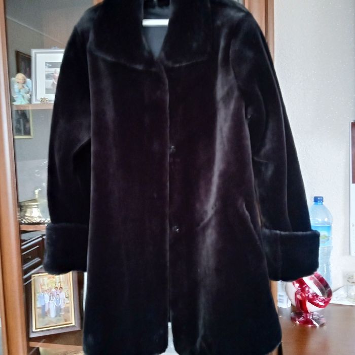 Kruczoczarne sztuczne futro r 10 /M stan idealny