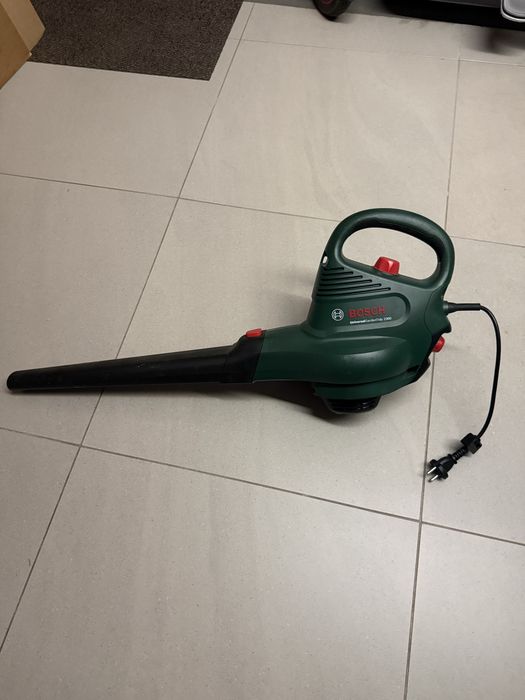 Odkurzacz Bosch Universal Garden Tidy 2300
