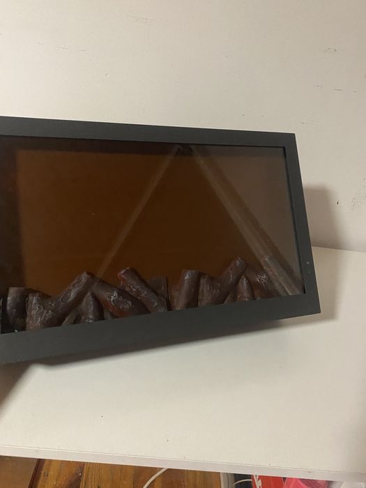 Elektryczny kominek imitujacy ogien