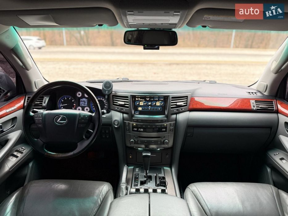 Продам Lexus LX570 ,еще два  дня