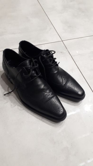 Buty wyjściowe, eleganckie, lakierki jak nowe Skóra