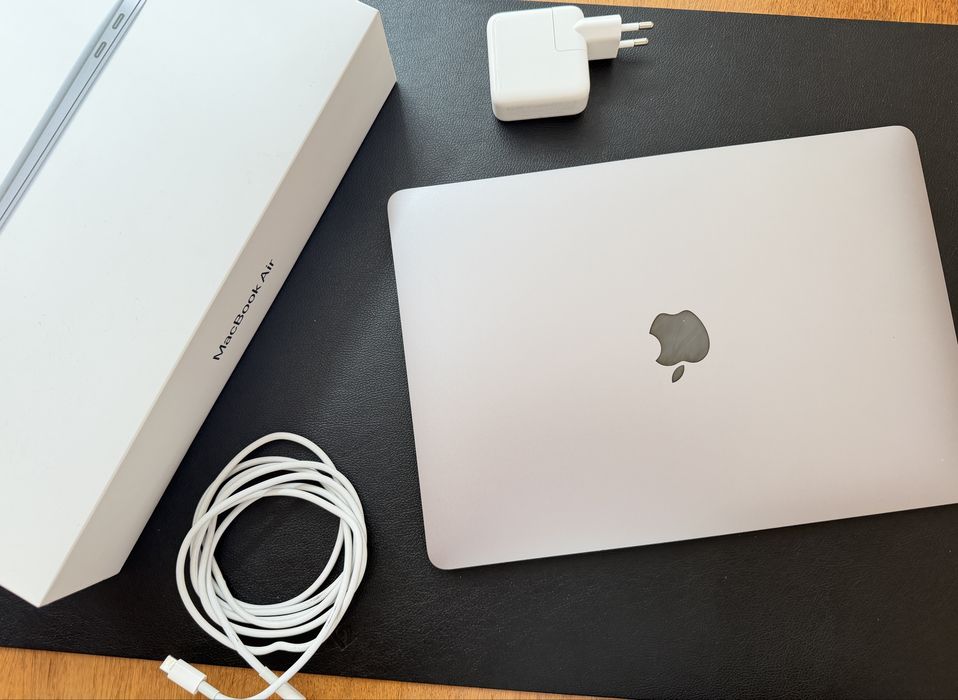 Продам Apple MacBook Air 13 m1