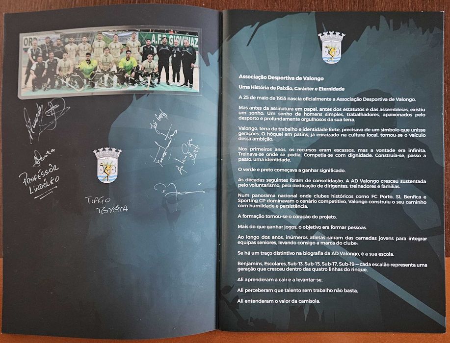 Caderneta Oficial A. D. Associação Desportiva de Valongo, totalmente preenchida, autografada pela direção e atletas.