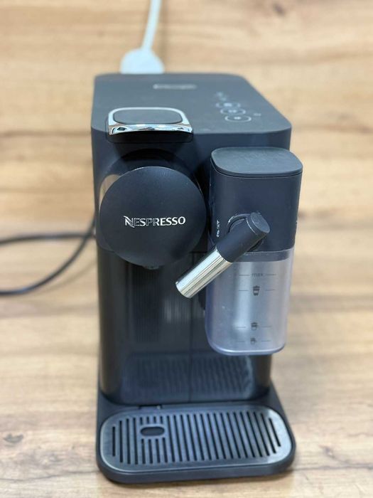 Delonghi Nespresso капсульна