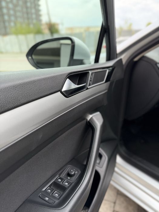 Volkswagen Passat 2015 VIN WVWZZZ3CZFE465572 фото оголошення 13 з 20