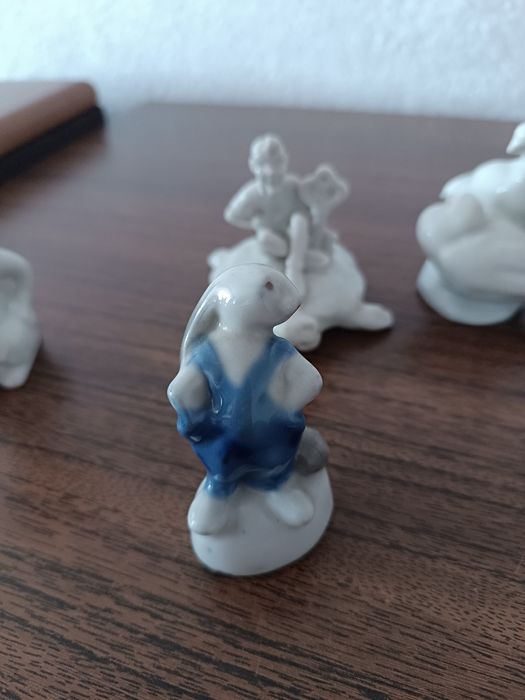 Статуетки різні фігурки