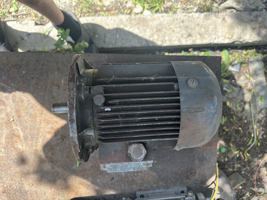 Электромотор 1.5 квт 3000 об/хв.