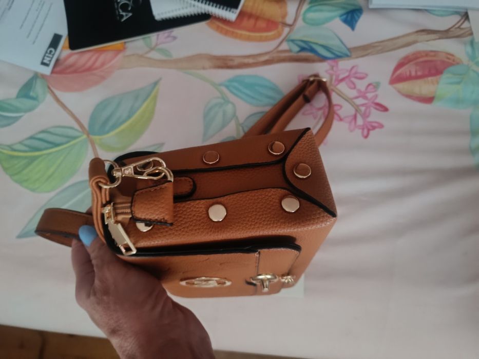 Mala tiracolo cor camel 23cmx16cmx7cm