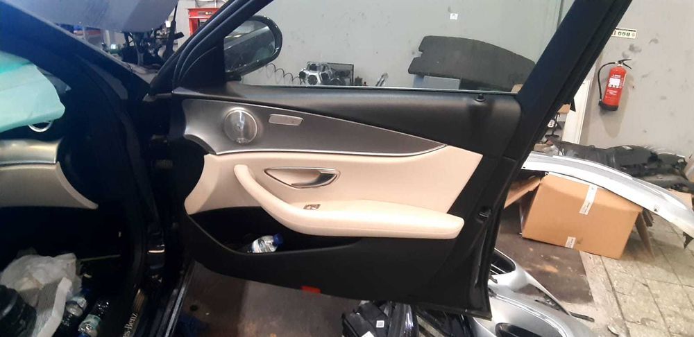 Vendo peças mercedes W213 sinistrado