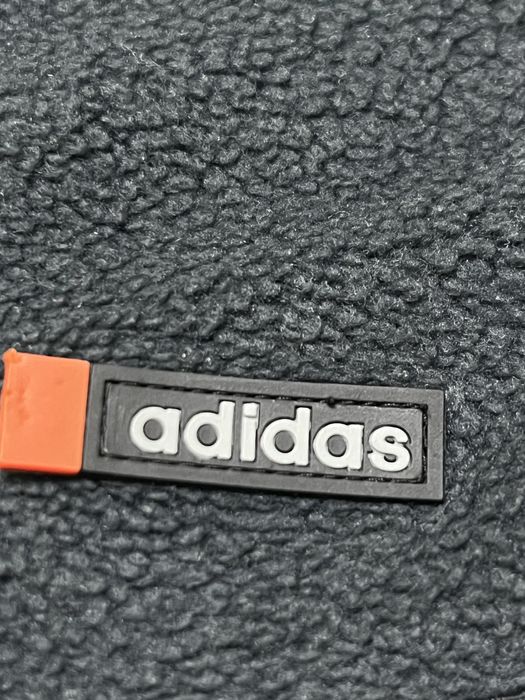 Adidas , флісовий шарф графітового кольору