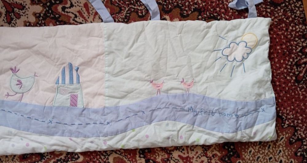 Бортик в дитячу кроватку