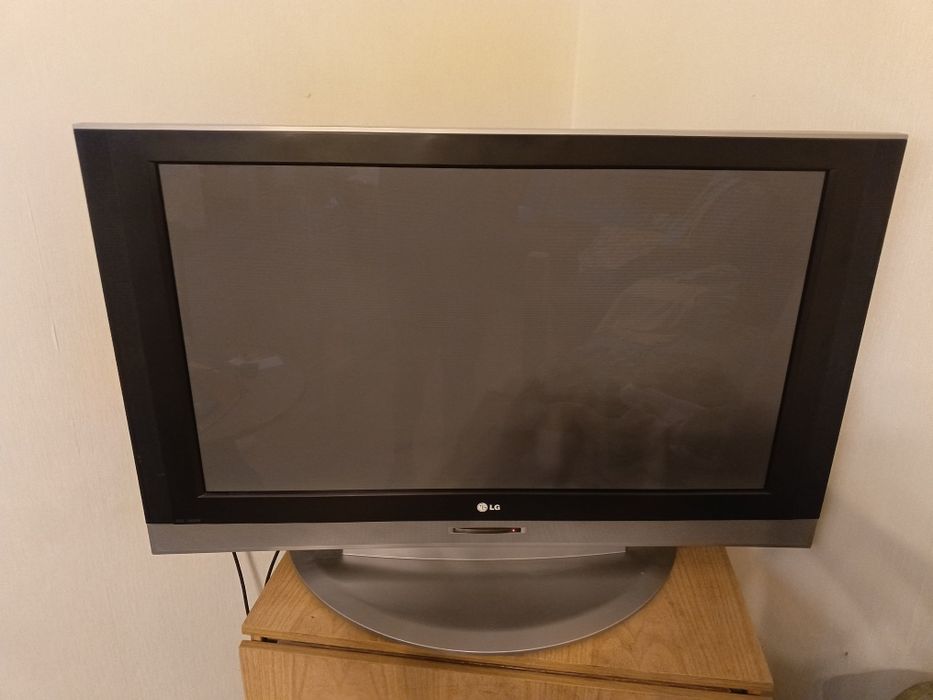 Продам плазму LG 42 дюйма