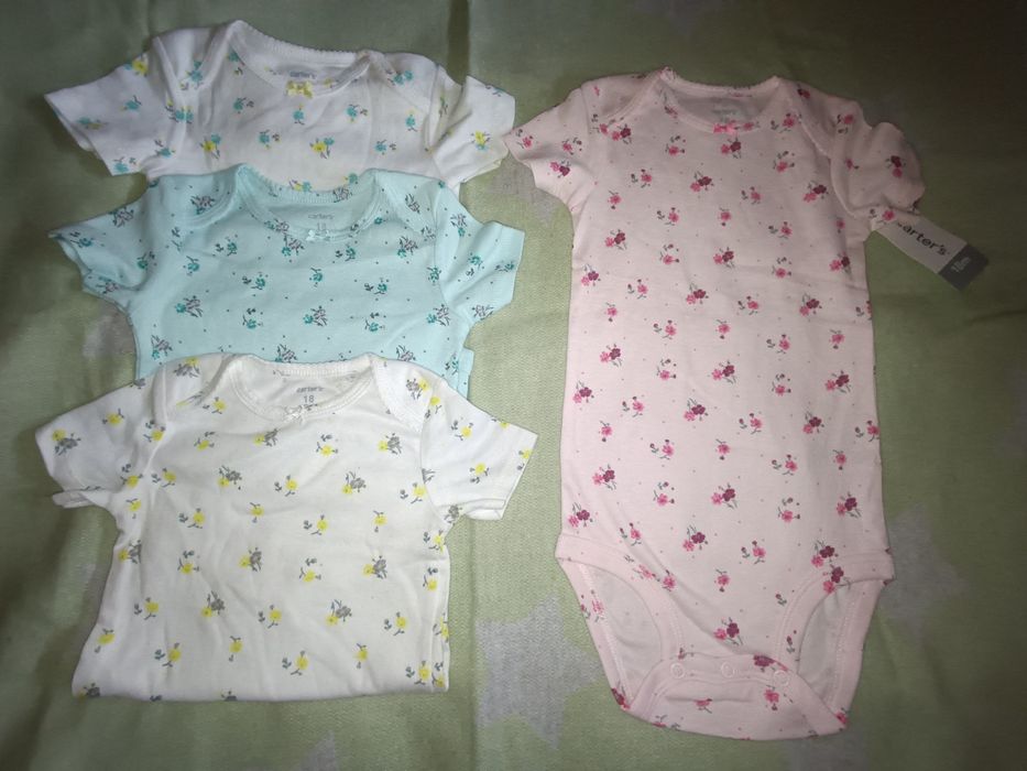 Детские новыебоди от бренда Carter's с коротким рукавом на 18 месяце