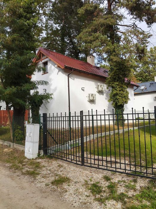 Dom nad jeziorem na sprzedaż