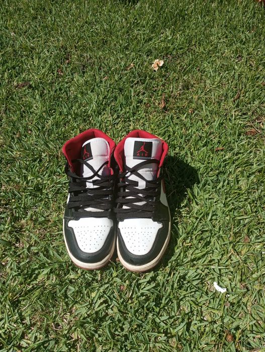 Air Jordan 1 Mid Gym Red Black White