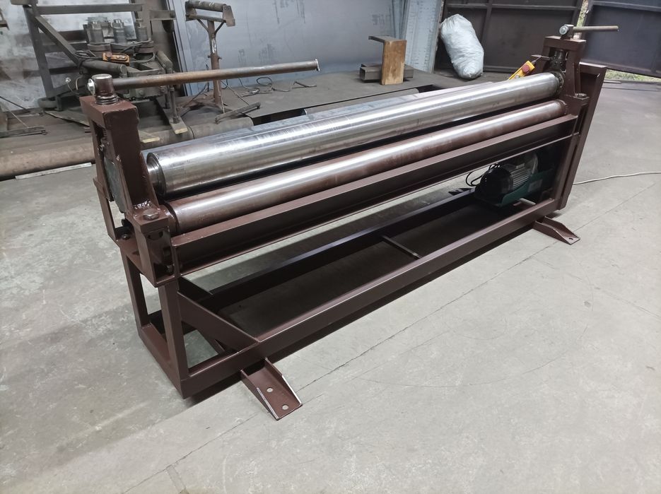 Тривалкові вальці 2020/4мм. Включно електричні Трёхвалковые вальцы