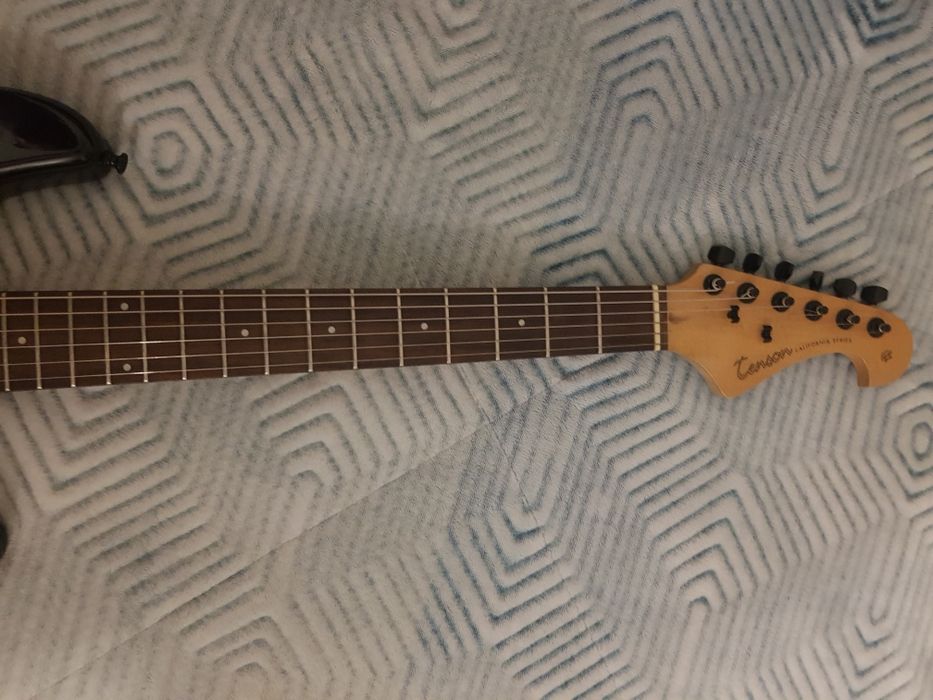 Guitarra elétrica Tenson