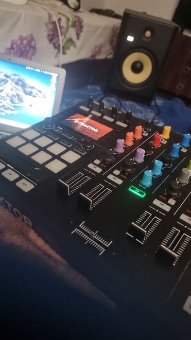 Vendo ou troco controladora S5 Traktor425907423051130881