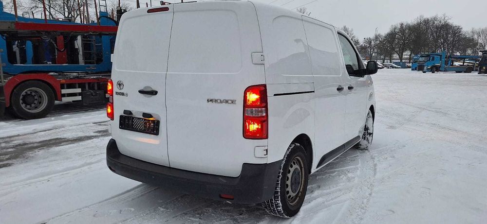 cała Toyota ProAce na części