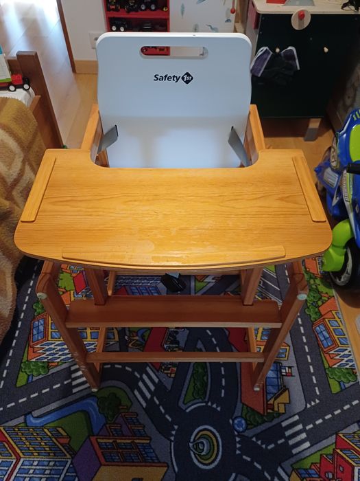 Cadeira e mesa para bebé