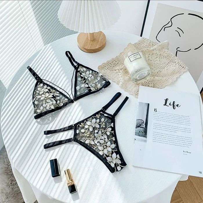 прозрачное эротический Эротический сексуальный прозрачный комплект белья бюстгальтер стринги: 209  грн. - Эротическое белье Николаев на Olx