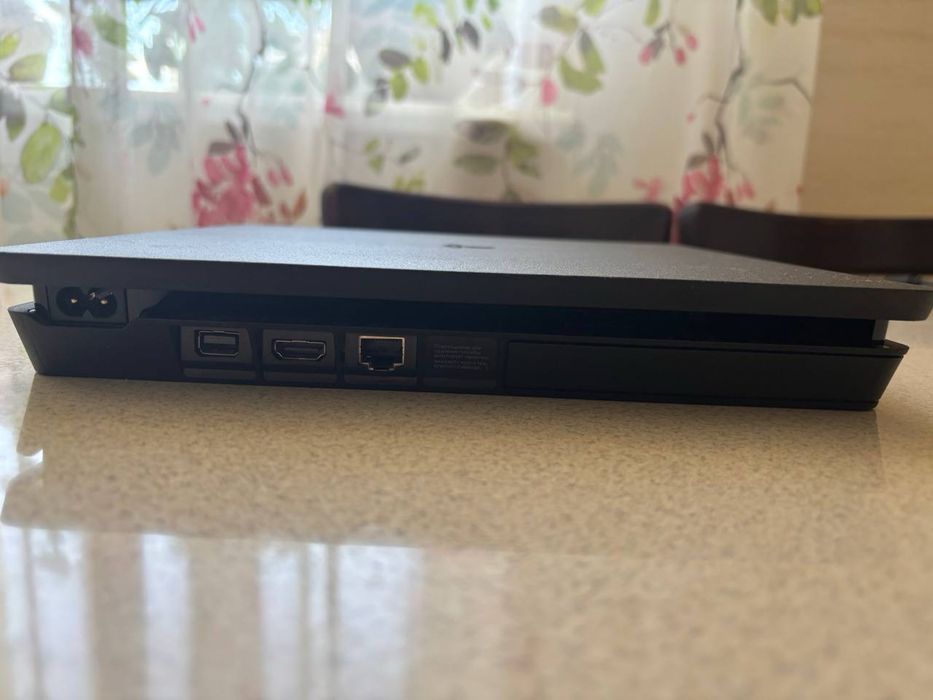 PlayStation 4 Slim 1 Tb