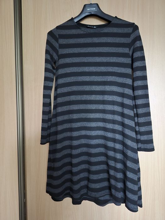 Sukienka Stradivarius