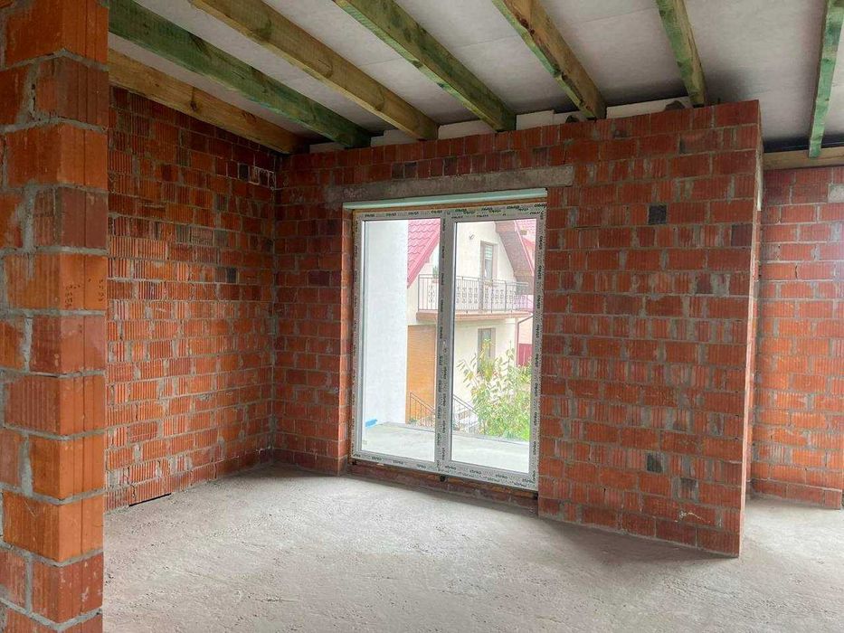 Продаж котеджу в топовій локації у м. Пустомити