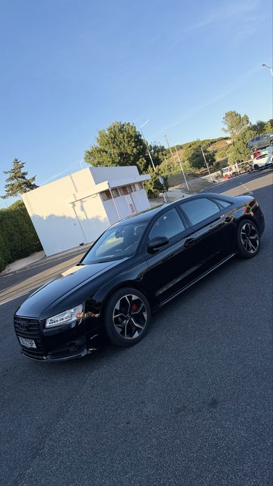 Audi  A8    Long