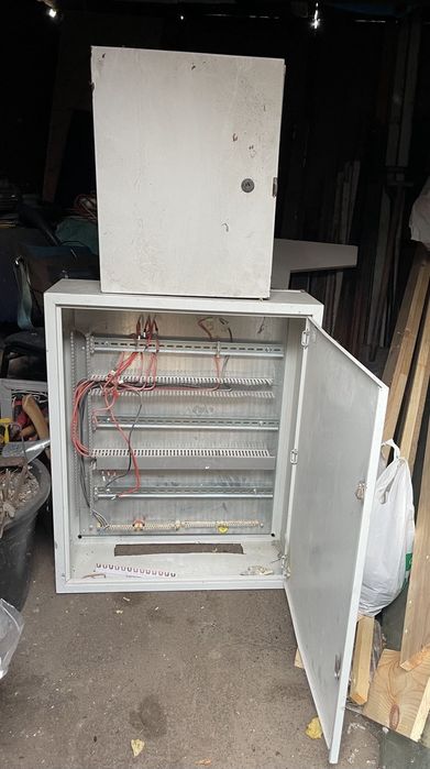 Щит электрический распределительный  два за 1700