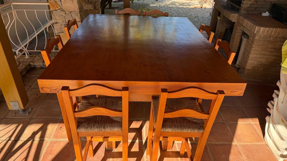 Mesa de matraquilhos em muito bom estado