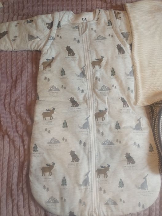 Śpiwór, ręcznik, koc bambusowy.