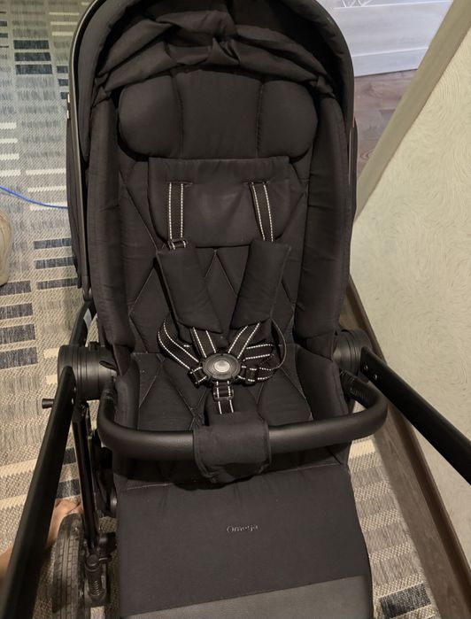 Універсальна коляска 2 в 1 Carrello Omega+ з реверсивним прогулянковим блоком