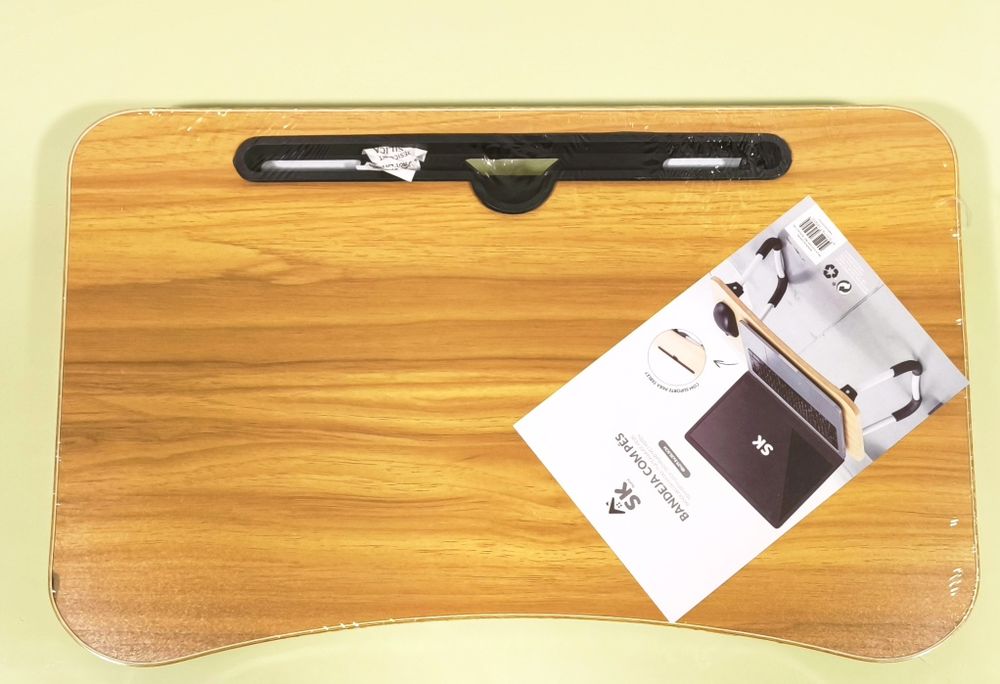 Bandeja suporte para portátil ou mesa de apoio na cama ou sofá.