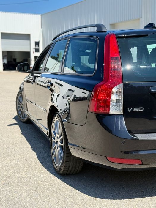 Volvo V50 2.0 Gasolina 140cv • 2009 • Full Extras • Muito bem estimada
