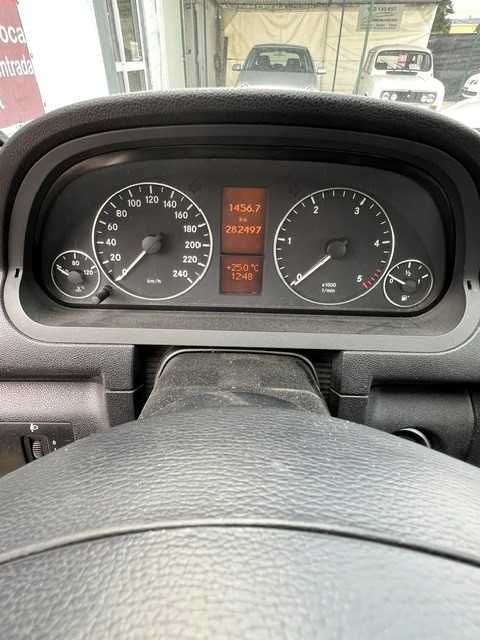Mercedes-Benz A 180 — fotografia 6