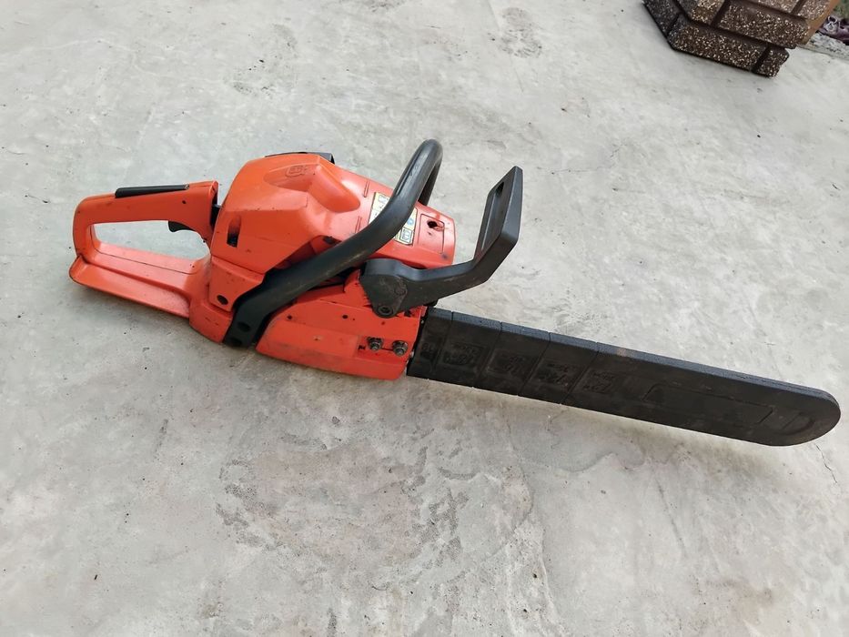 Продам бензопилу Husqvarna 137