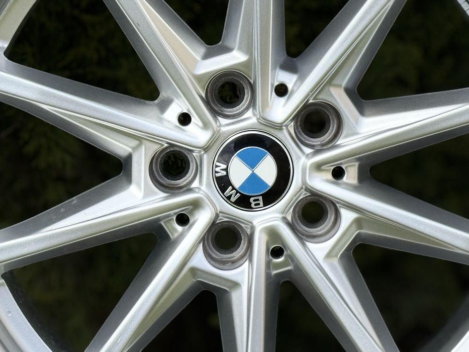Комплект коліс BMW R17 з новими зимовими шинами Goodyear