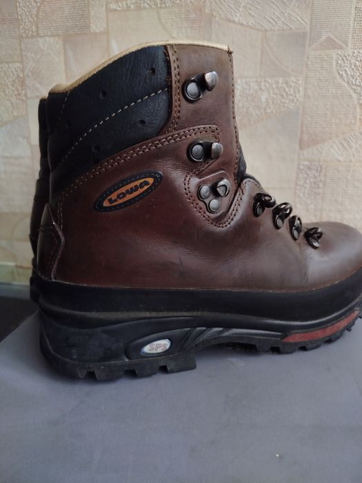 Ботинки Lowa ,vibram,gore tex,39 размер.